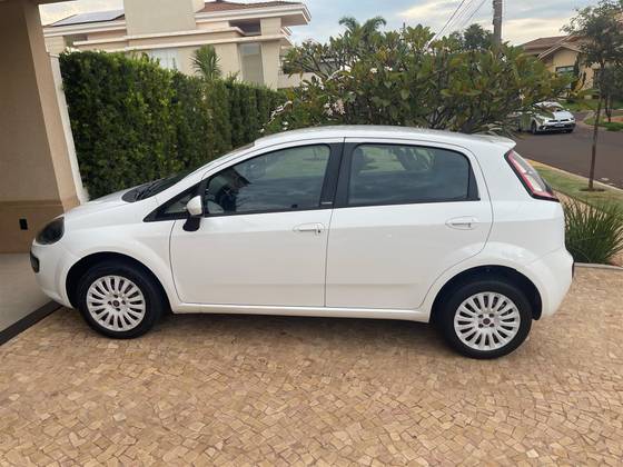 FIAT PUNTO 1.4 ATTRACTIVE 8V FLEX 4P MANUAL